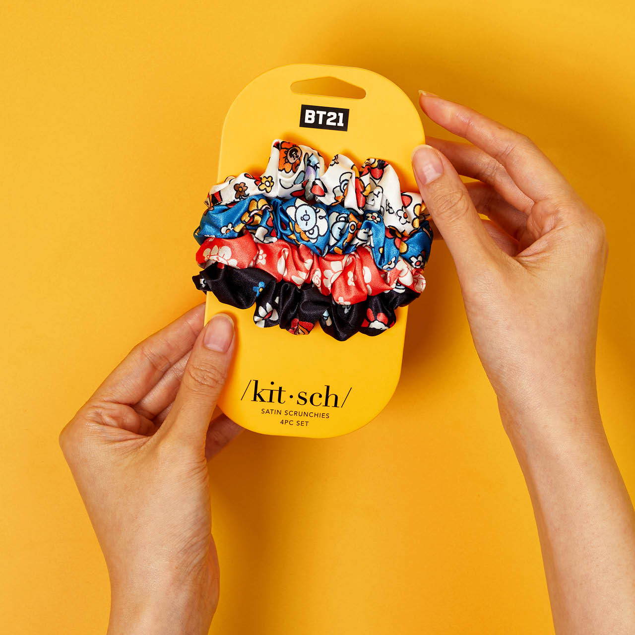 BT21 incontra il set da 4 pezzi di scrunchies per il sonno in raso kitsch